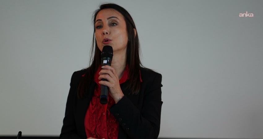 Tülay Hatimoğulları: “Müzakere ve mücadele denklemini çok iyi tutturmaya çalıştığımız bir dönemdeyiz” DEM Parti Eş Genel Başkanı Tülay Hatimoğulları, Kürt sorununun çözüm