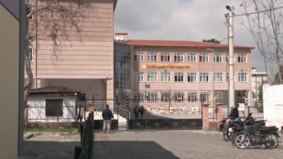 Manisa’nın Turgutlu ilçesinde bir öğretmenin Atatürk’e hakaret ettiği iddiaları ve