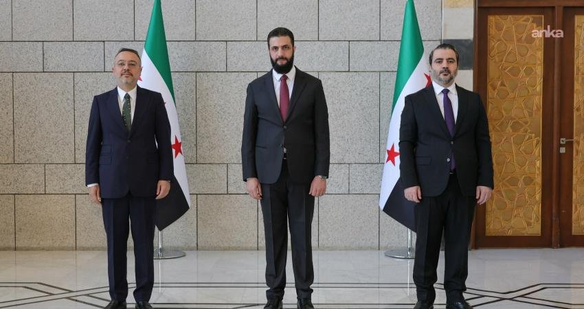 Türkiye’nin Şam Büyükelçisi Nuh Yılmaz, Suriye Cumhurbaşkanı Şara’ya güven mektubunu sundu Türkiye’nin Şam Büyükelçisi Nuh Yılmaz, "Suriye Arap Cumhuriyeti nezdinde olağanüstü