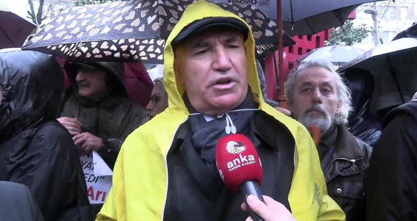 Tutuklu gazeteciler için Kadiköy’de eylem… CHP’liler, gazetecilere destek verdi: Sonuna kadar halkın haber alma hakkının yanında olacağız CHP Genel Başkan Yardımcısı Sezgin Tanrıkulu, bazı CHP Milletvekilleri ve