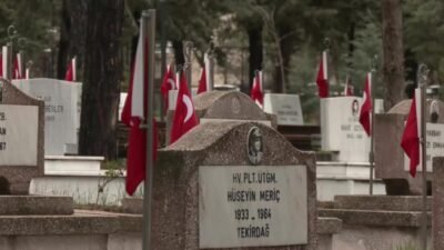 Zafer Partisi Genel Başkanı Ümit Özdağ, Ankara Cebeci Askeri Şehitliği'ni