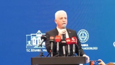 Vali Gül Türkiye Yüzyılı Çocukları İftar Programı’nda öğrencilere müjdeli haberi verdi: 6 bin lira burs Ramazan Bayramı’nda 10 bin lira olarak hesaplara yatacak İstanbul Valiliği,Türkiye Yüzyılı Çocukları için iftar programı düzenledi. Programda konuşan