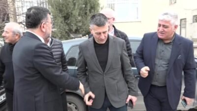 CHP Malatya Milletvekili Veli Ağbaba, Eğitim-İş Malatya Şubesi’ni ziyaret etti.