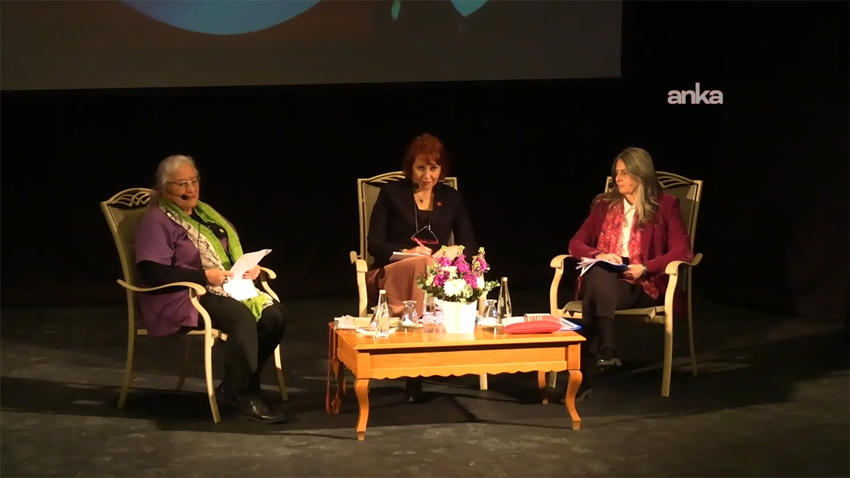 Urla Belediyesi’nin düzenlediği "Her Kadın Emekçidir" panelinde konuşan CHP Genel