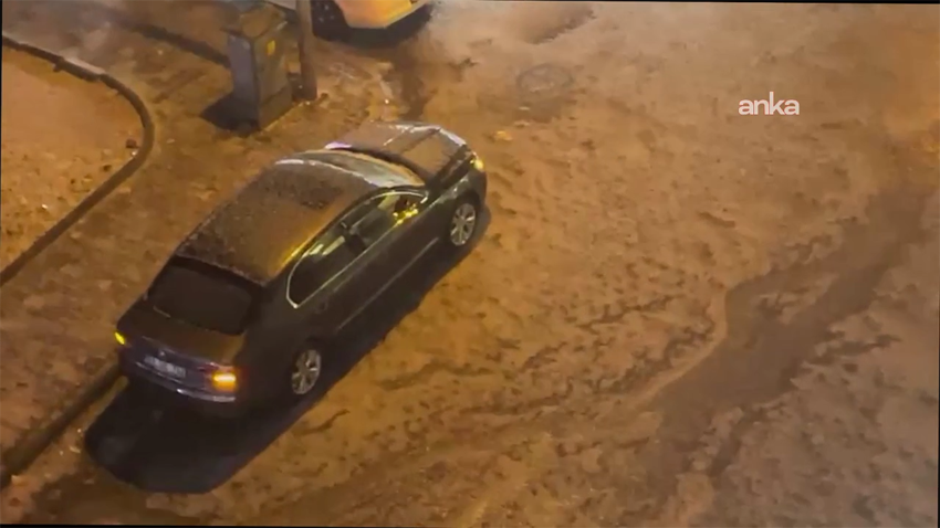 Şanlıurfa’da sağanak ve dolu etkili oldu: Tarım arazileri zarar gördü Şanlıurfa'da günlerdir devam eden sağanak yağışla beraber kırsal mahallelerde etkisini