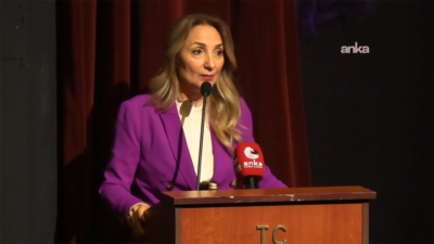 Urla Belediyesi’nin düzenlediği "Her Kadın Emekçidir Paneli"nin açılışında konuşan CHP