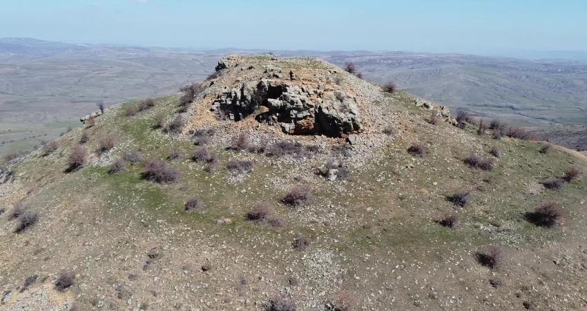 Yozgat için önem taşıyan iki antik yerleşim alanının turizme kazandırılması istendi Yozgat Bozok Üniversitesi Arkeoloji Bölümü Öğretim Üyesi Doç. Dr. Hacer