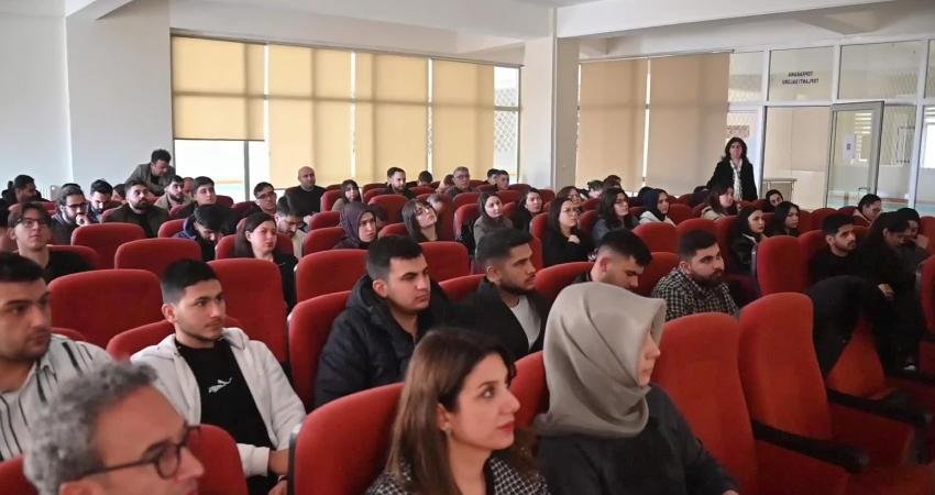 Yozgat Tarım ve Orman İl Müdürü Şentürk: “Etrafımızdaki bu savaşlardan dolayı maliyetlerin her yıl yükseldiğini görüyorsunuz” Yozgat Tarım ve Orman İl Müdürü Ömer Şentürk, Türkiye’nin önemli