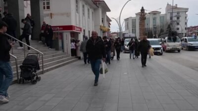 Yozgat’ta Ramazan Bayramı arifesinde satıcılar iş yapamamaktan, alıcılar da fiyatların