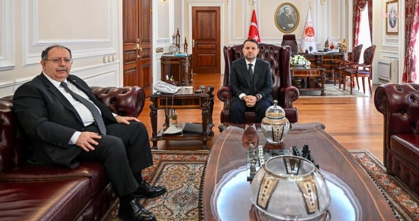 YSK Başkanı Yener’den Adalet Bakanı Gürlek’e ziyaret Adalet Bakanı Akın Gürlek, Yüksek Seçim Kurulu Başkanı Ahmet Yener’i
