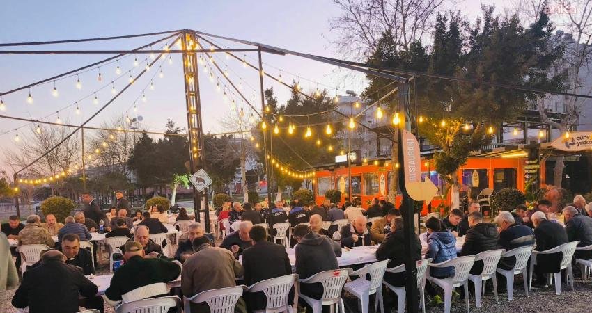 Yumurtalık Belediyesi, belediye personeline ve ailelerine yönelik iftar programı düzenledi. Belediye