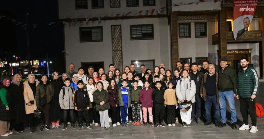 Yunusemre Belediye Başkanı Semih Balaban, Yunusemre Belediyespor tarafından düzenlenen iftar