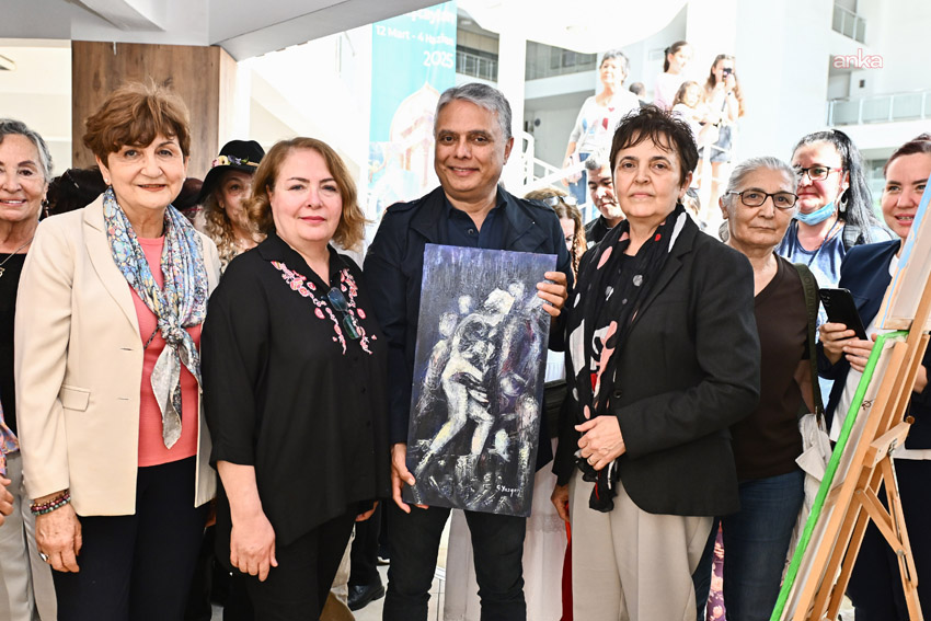 Muratpaşa’da “Geleceğin Renkleri-Rota: Sanat Şehri Antalya” sergisi ziyarete açıldı Antalya Kent Konseyi Kültür Sanat Çalışma Grubu'nun "Geleceğin Renkleri-Rota: Sanat
