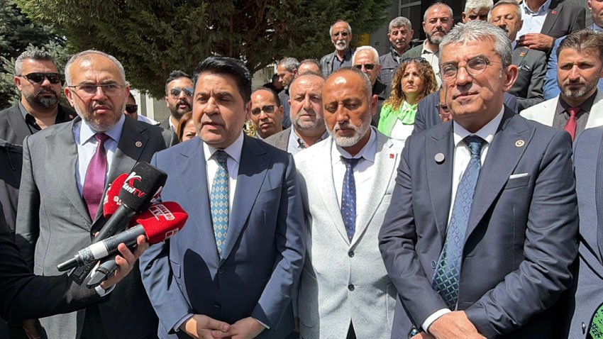 Çorum’da “siftah yapamadıklarını” dile getiren esnafa beraat Çorum’da arastada kaydettiği videoda öğle saatlerine yaklaşılmasına rağmen siftah edemediklerine, buna