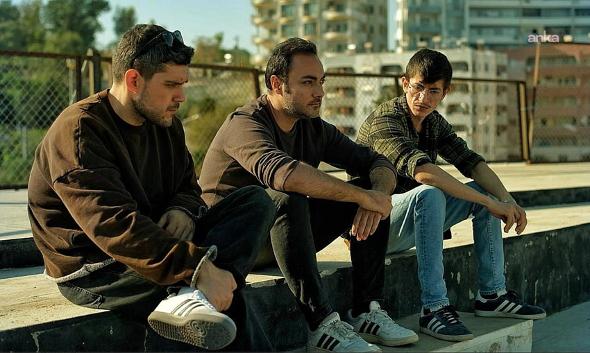 İstanbul Film Festivali’nde Altın Lale Yarışması’nda yer alan “Ölü Köpekler