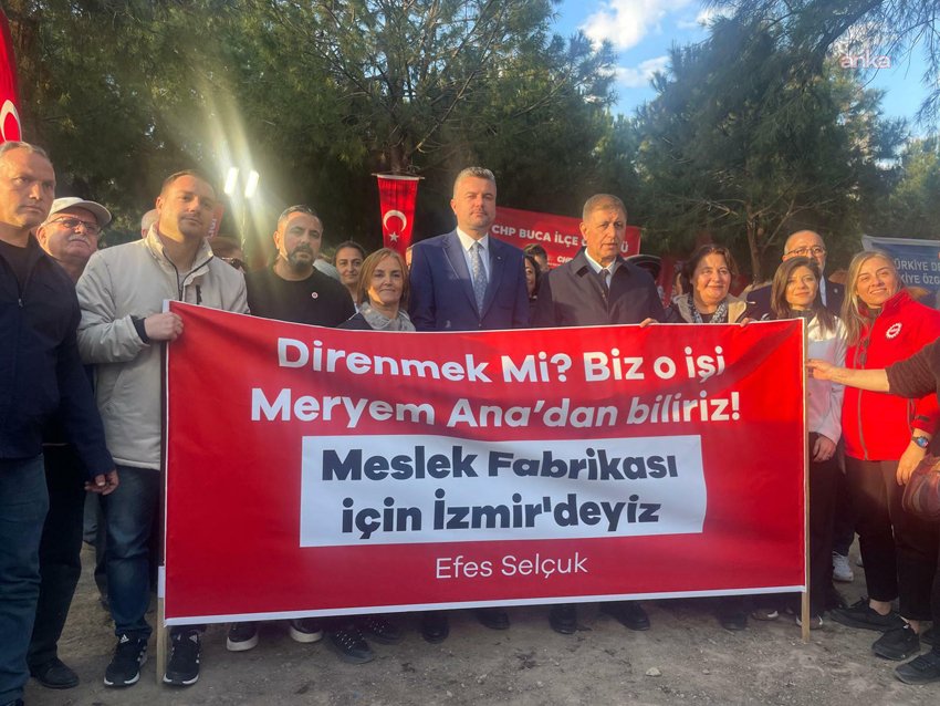İzmir Büyükşehir Belediyesi’ne ait Meslek Fabrikası önündeki nöbeti beşinci gününde