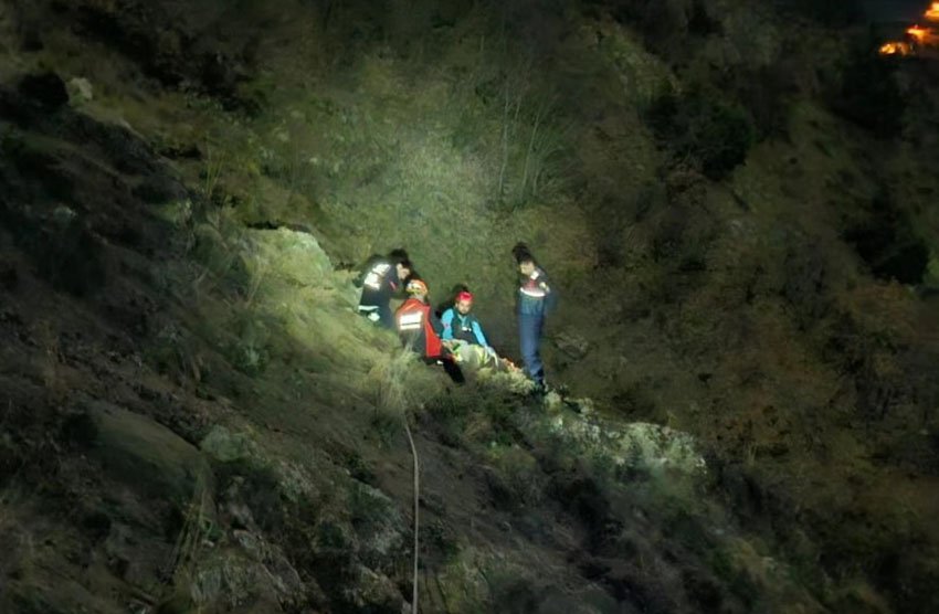 Çorum’da mantar toplarken kayalıklardan düşen Hüseyin Gökgöz, AFAD ve sağlık