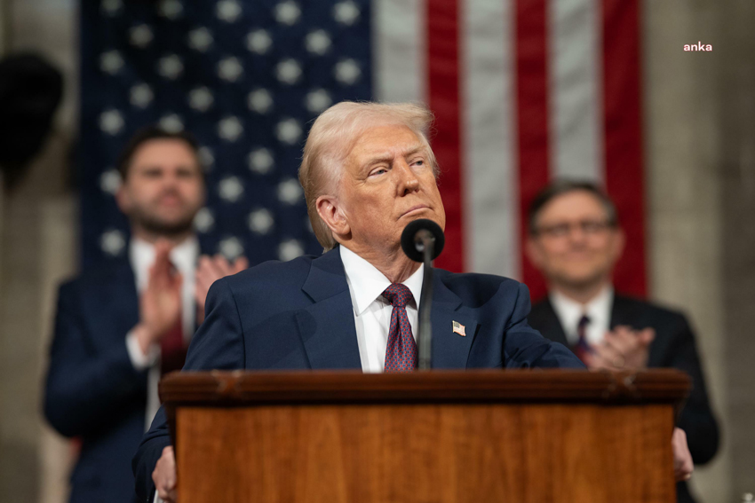 Trump: İran’a saldırılar iki haftalık süreyle askıya alındı, barış görüşmeleri sürüyor ABD Başkanı Donald Trump, Pakistan Başbakanı Şehbaz Şerif ve Mareşal