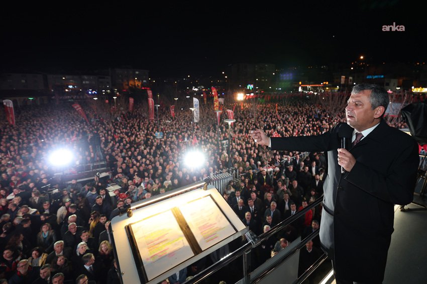 CHP Genel Başkanı Özgür Özel, Bursa Büyükşehir Belediye Başkanı Mustafa