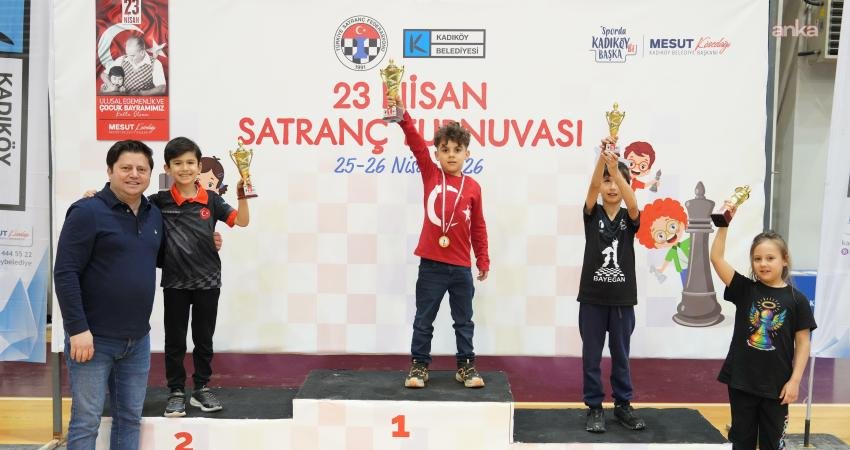 Kadıköy Belediyesi ile Türkiye Satranç Federasyonu iş birliğiyle düzenlenen “Kadıköy