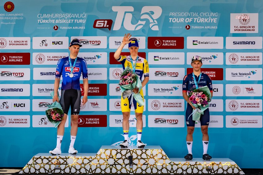 61.Cumhurbaşkanlığı Türkiye Bisiklet Turu'nun 154.7 kilometrelik Çeşme-Selçuk etabını Team Flanders-Baloise