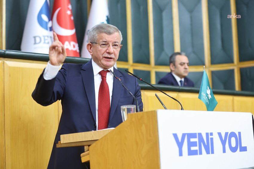 Gelecek Partisi Genel Başkanı Davutoğlu’ndan Bakan Şimşek’e: “Merkez Bankası’ndaki dövizler kimsenin babasının malı değil” Gelecek Partisi Genel Başkanı Ahmet Davutoğlu, Merkez Bankası rezervlerinden 40