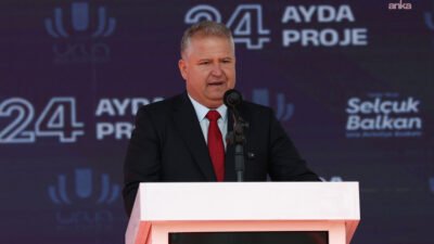 CHP Genel Başkanı Özgür Özel’in katılımıyla Urla Cumhuriyet Meydanı’nda düzenlenen