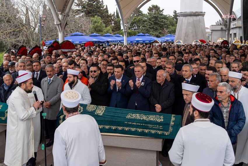 Bir süredir tedavi gördüğü hastanede yaşamını yitiren Üsküdar Belediye Başkanı