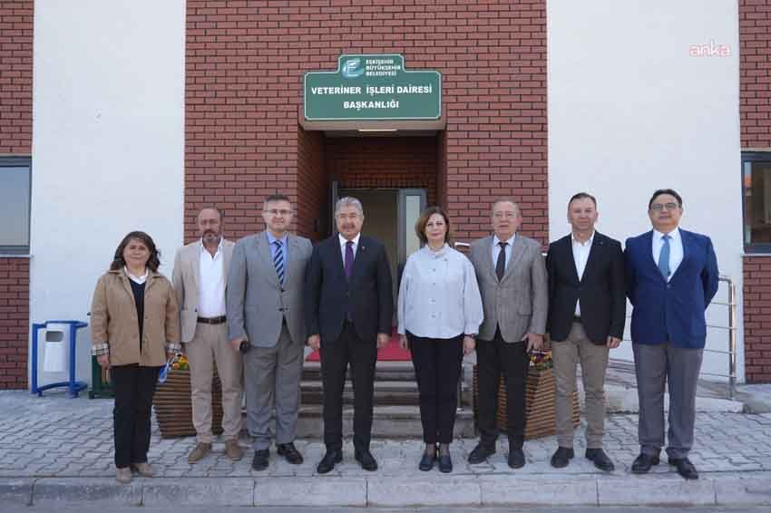 Eskişehir Büyükşehir Belediye Başkanı Ünlüce ve Vali Yılmaz’dan Hayvan Bakımevi ve Doğal Yaşam Alanı’nda inceleme Eskişehir Valisi Erdinç Yılmaz ve Eskişehir Büyükşehir Belediye Başkanı Ayşe