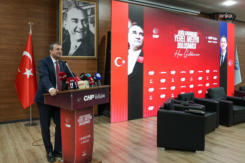 Burhanettin Bulut: “Gazetecilerin cezaevinde olması ülkede yaşayan herkesi güvencesiz hale getirir” CHP Genel Başkan Yardımcısı Burhanettin Bulut, gazeteciler Merdan Yanardağ, Alican