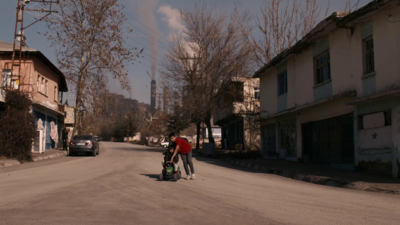 Türkiye’de belgesel sinemanın önemli isimlerinden biri olarak görülen yönetmen İlkay