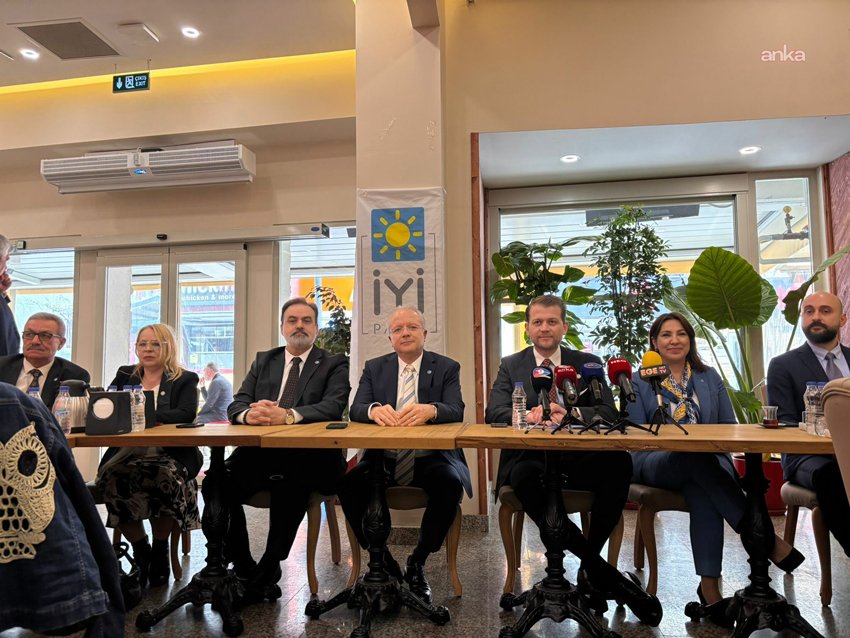 İYİ Parti Genel Sekreteri Osman Ertürk Özel: Bugünden itibaren enerji maliyetlerinin artacağı bir döneme girdik İYİ Parti Genel Sekreteri Osman Ertürk Özel, İran’ın Hürmüz Boğazı’nı