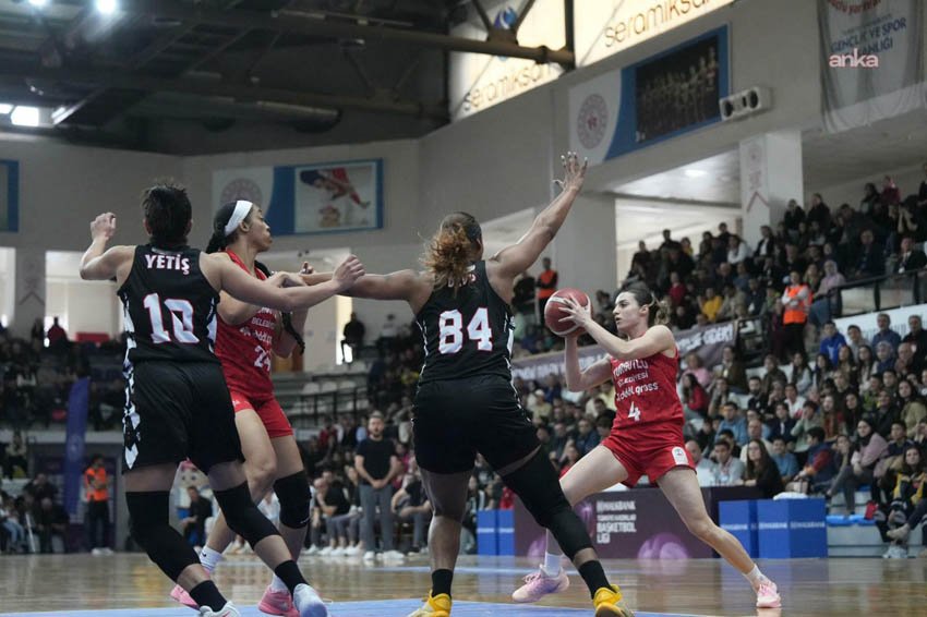 Turgutlu Belediyespor, sezonu 2’nci sırada tamamladı Turgutlu Belediyesi Kadın Basketbol Takımı, normal sezonun son maçında Aslan
