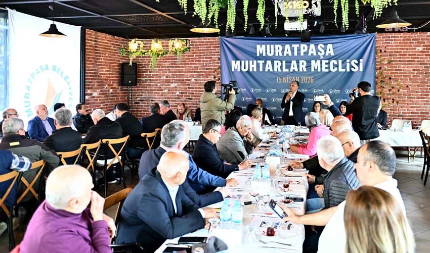 Muratpaşa Belediye Başkanı Ümit Uysal, Engelsiz Kafe’de düzenlenen Muhtarlar Meclisi’nde