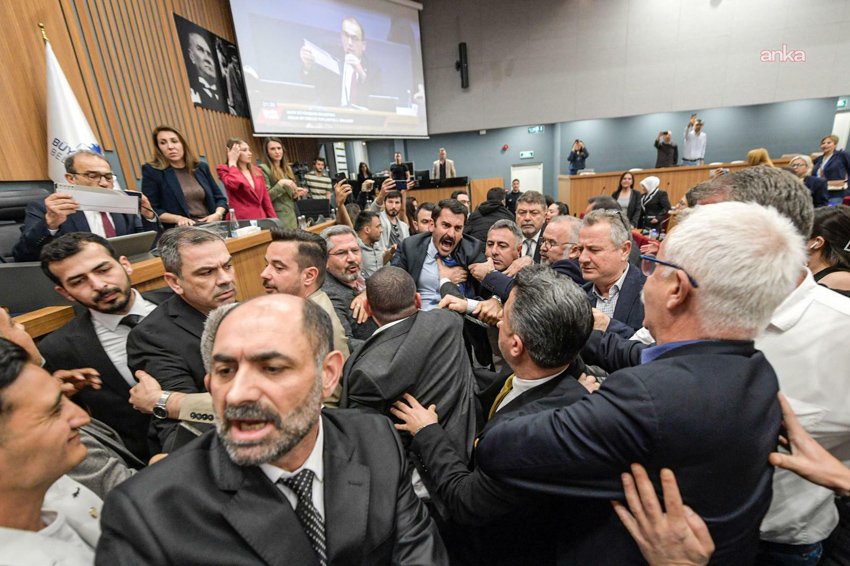 İzmir Büyükşehir Belediye Meclisi CHP Grup Başkanvekili Yağmur Yurdakul Özkan,