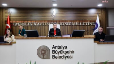 Antalya Büyükşehir Belediyesi'nin 2025 Yılı Faaliyet Raporu meclis toplantısında oy