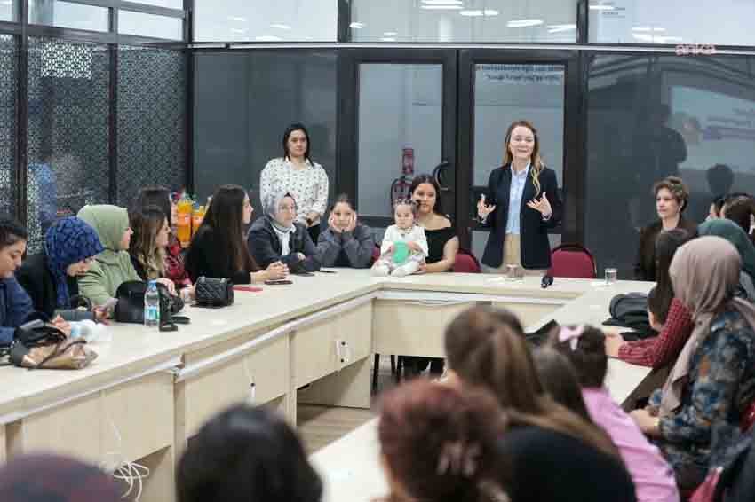 Konak Belediyesi ile AÇEV iş birliğinde yürütülen Anne Destek Programı’nı