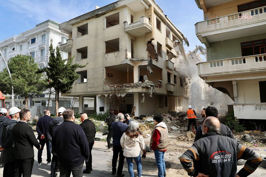 Büyükçekmece Belediyesi, ilçede deprem riski taşıyan 5 blok ve 39