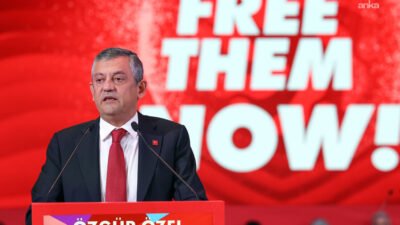 CHP Genel Başkanı Özgür Özel, Barselona’da düzenlenen Küresel İlerici Seferberlik