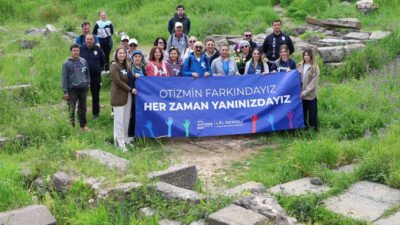 Çeşme Belediyesi’nden otizm farkındalık yürüyüşü Çeşme Belediyesi Gençlik ve Spor Hizmetleri Müdürlüğü tarafından, otizme dikkat