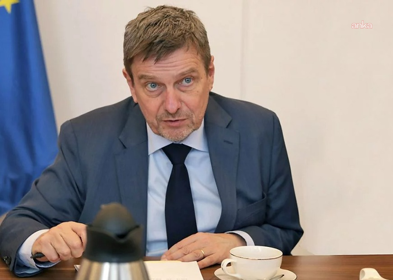 Danimarka'nın Ankara Büyükelçisi Ole Toft, "İsrail'in İstanbul Başkonsolosluğu önünde Türk