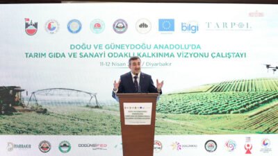 Cumhurbaşkanı Yardımcısı Yılmaz: Doğu ve Güneydoğu’da geçmişin ihmallerini telafi etmeye uğraşıyoruz Cumhurbaşkanı Yardımcısı Cevdet Yılmaz, Diyarbakır’da katıldığı programda yaptığı konuşmada, “Son