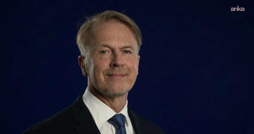 AB Türkiye Delegasyonu Başkanı Orav: İstanbul’da İsrail Konsolosluğu önünde polis memurlarını hedef alan saldırıdan derin endişe duyuyoruz AB Türkiye Delegasyonu Başkanı Aivo Orav, İstanbul'da İsrail Konsolosluğu önünde