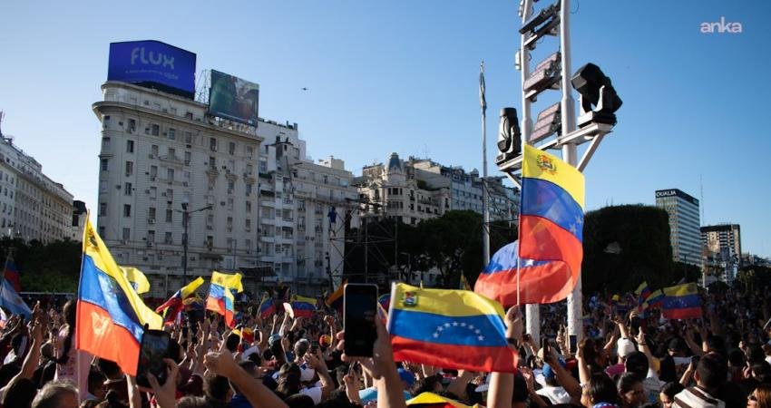 ABD’de federal yetkililer, Venezuela Devlet Başkanı Nicolás Maduro’nun görevden uzaklaştırılacağına bahis