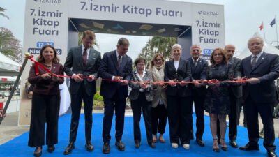 İzmir Büyükşehir Belediyesi ev sahipliğinde düzenlenen İZKİTAP – 7. İzmir