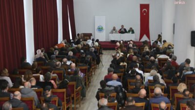 Adalar Belediye Meclisi’nde “araç” tartışması: “Halk belirli bir adrese yönlendiriliyor” Adalar Belediye Meclisi'nin nisan ayı birinci birleşiminde ulaşım ve rant