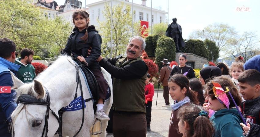 Adalar Belediye Başkanı Ali Ercan Akpolat, 23 Nisan Çocuk Şenliği'nin