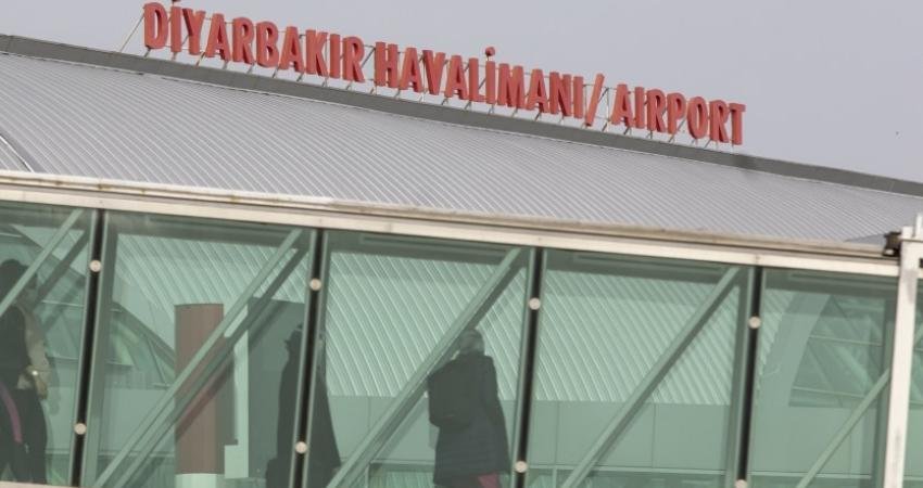 Çeşitli programlara katılmak üzere Diyarbakır’a haraket eden Adalet Bakanı Akın