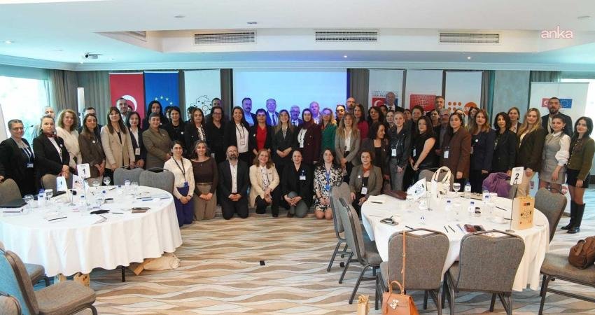 Adana Büyükşehir Belediyesi, Kadın Dostu Kentler Programı kapsamında Ankara’da düzenlenen çalıştaya katıldı Ankara’da, Kadın Dostu Kentler (KDK) Programı’nın 3. fazı kapsamında bir