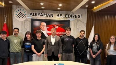 Adıyaman Belediyesi, “04.17 Belgesel Atölyesi” projesinde bayrağı gençlere devrediyor. Geçen